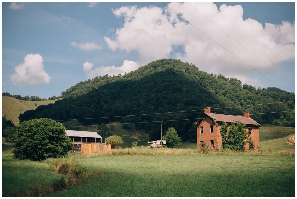 asheville, north carolina, smoky mountains, river arts district, brewery tour, brewery, biltmore estate, biltmore, gardens, mountain, hiking, adventure, wanderlust, airbnb, kayaking, bat cave, carolina, travel photographer, travel photography, travel, blogger, melissa ferrara, iron and honey