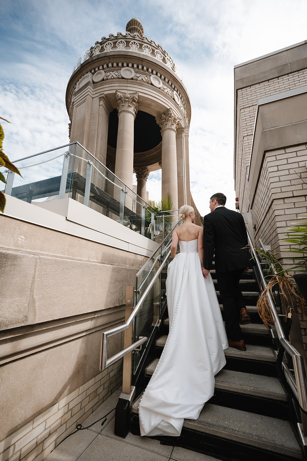 LondonHouse Rooftop - Chicago Wedding Photography Chicago wedding photography at LondonHouse Rooftop with architectural details